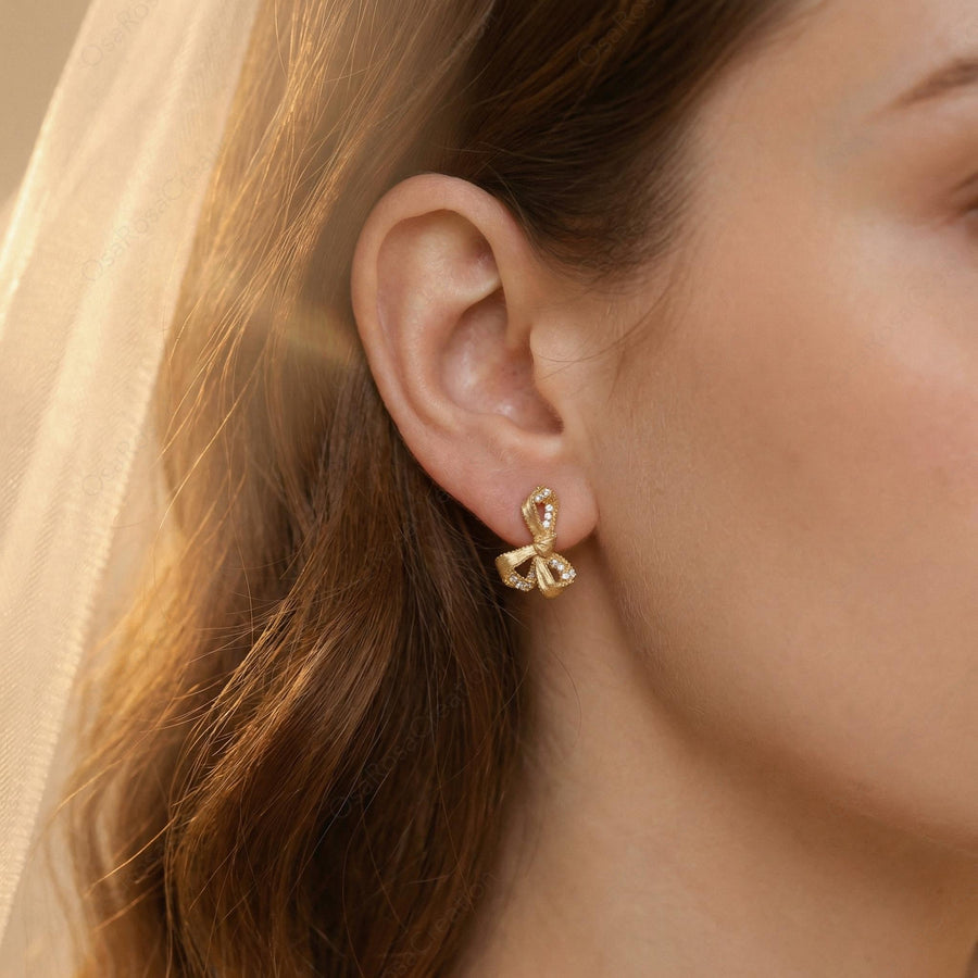 Ribbon Crystal Studs