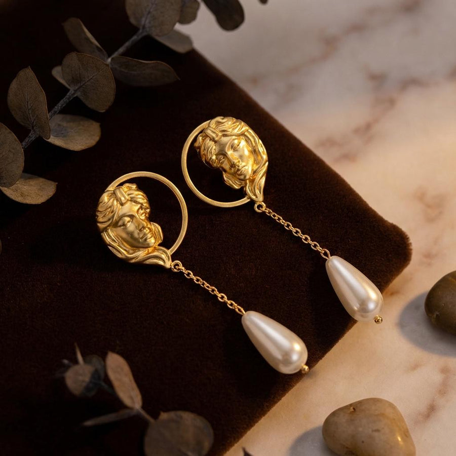 Aphrodite Pearl Earrings