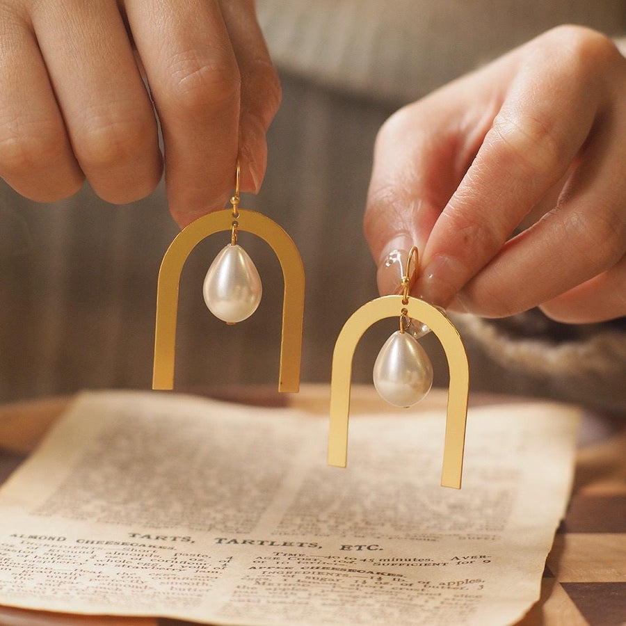 Temple Arch Pearl Earrings
