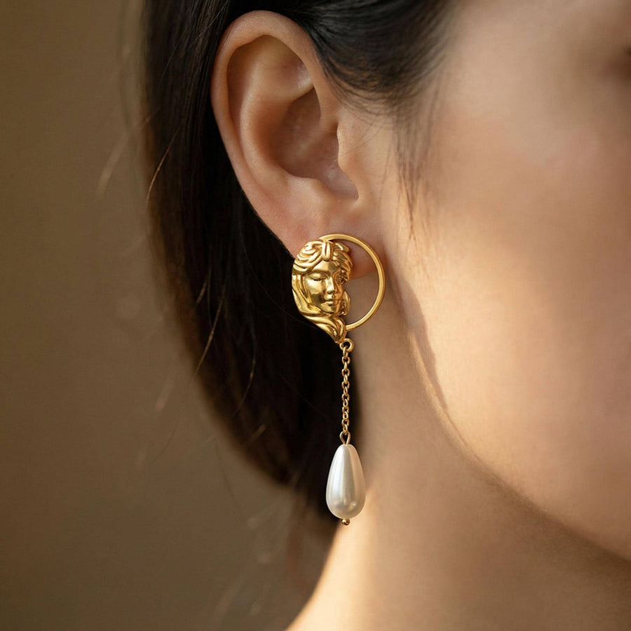 Aphrodite Pearl Earrings