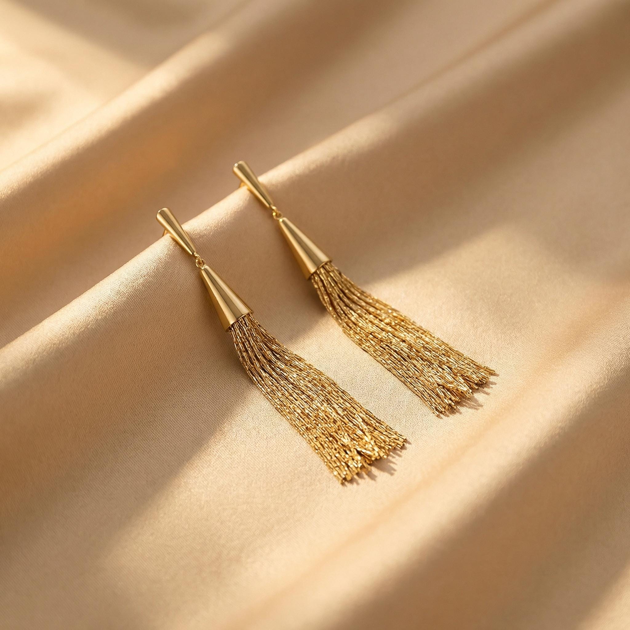 Geometric Chain Tassel Earrings – 18K Gold Plated Minimalist Statement Jewelry